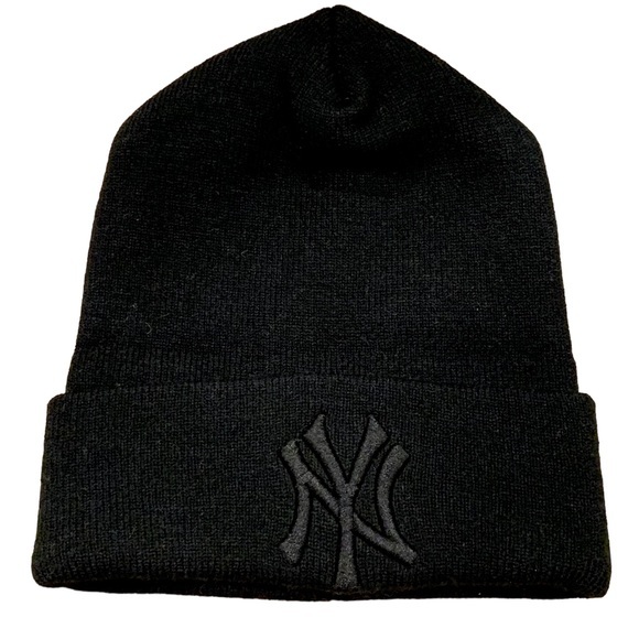 NWOT New York Yankees Black Knit Cuffed Stocking Cap - Picture 1 of 2
